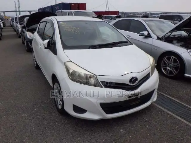 Toyota Vitz 2012 White