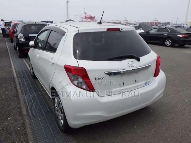 Toyota Vitz 2012 White