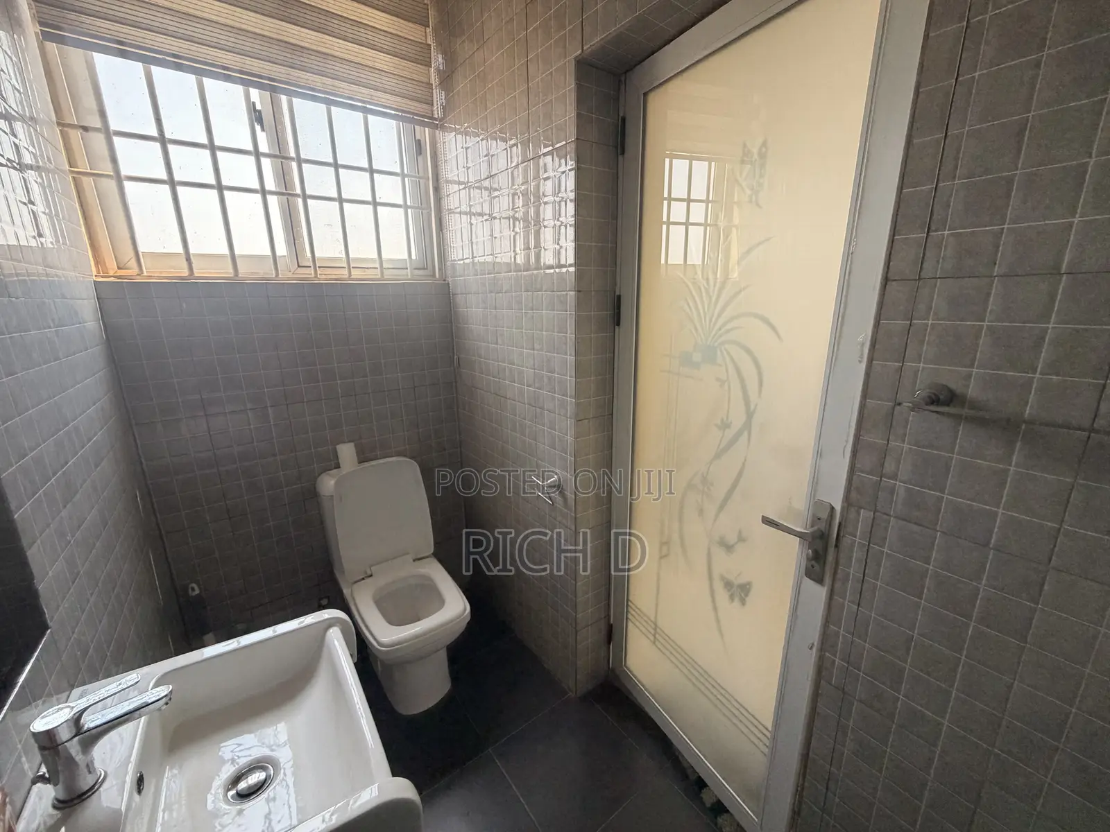 Furnished 2bdrm Apartment in Community 25 for rent