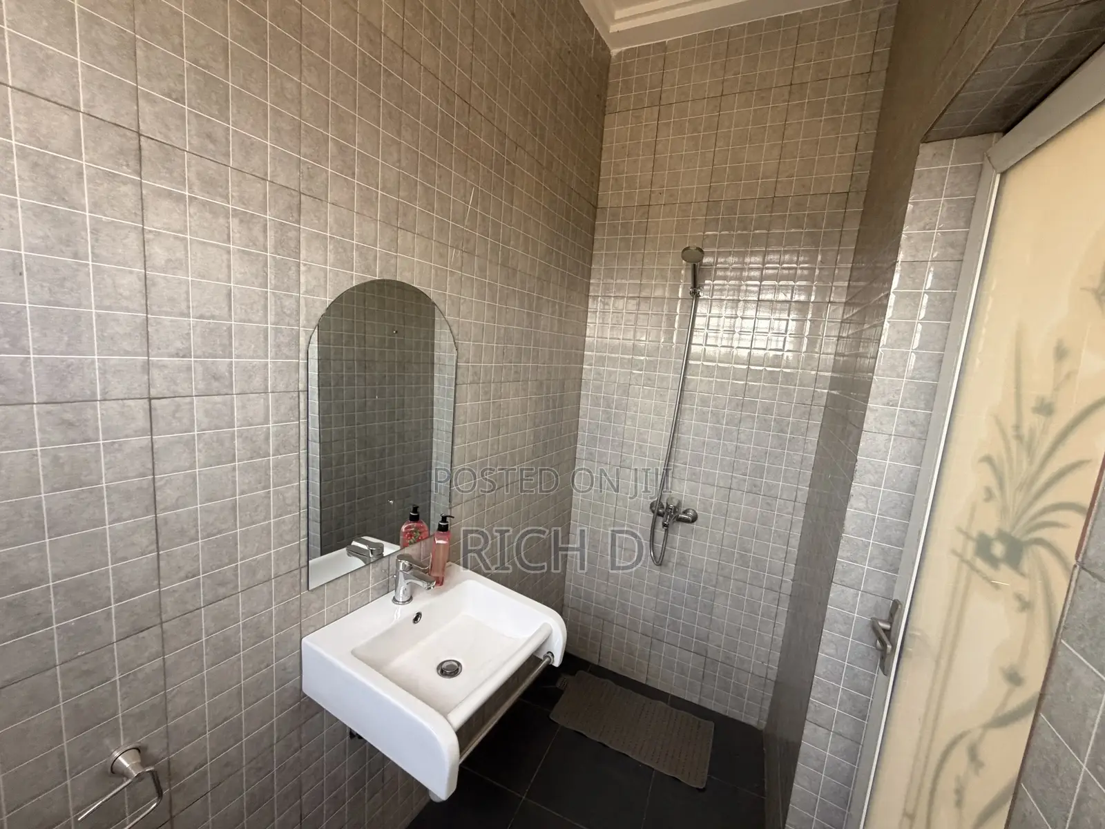 Furnished 2bdrm Apartment in Community 25 for rent