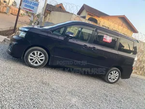 Toyota Voxy V 2WD 8-Seater 2013 Brown