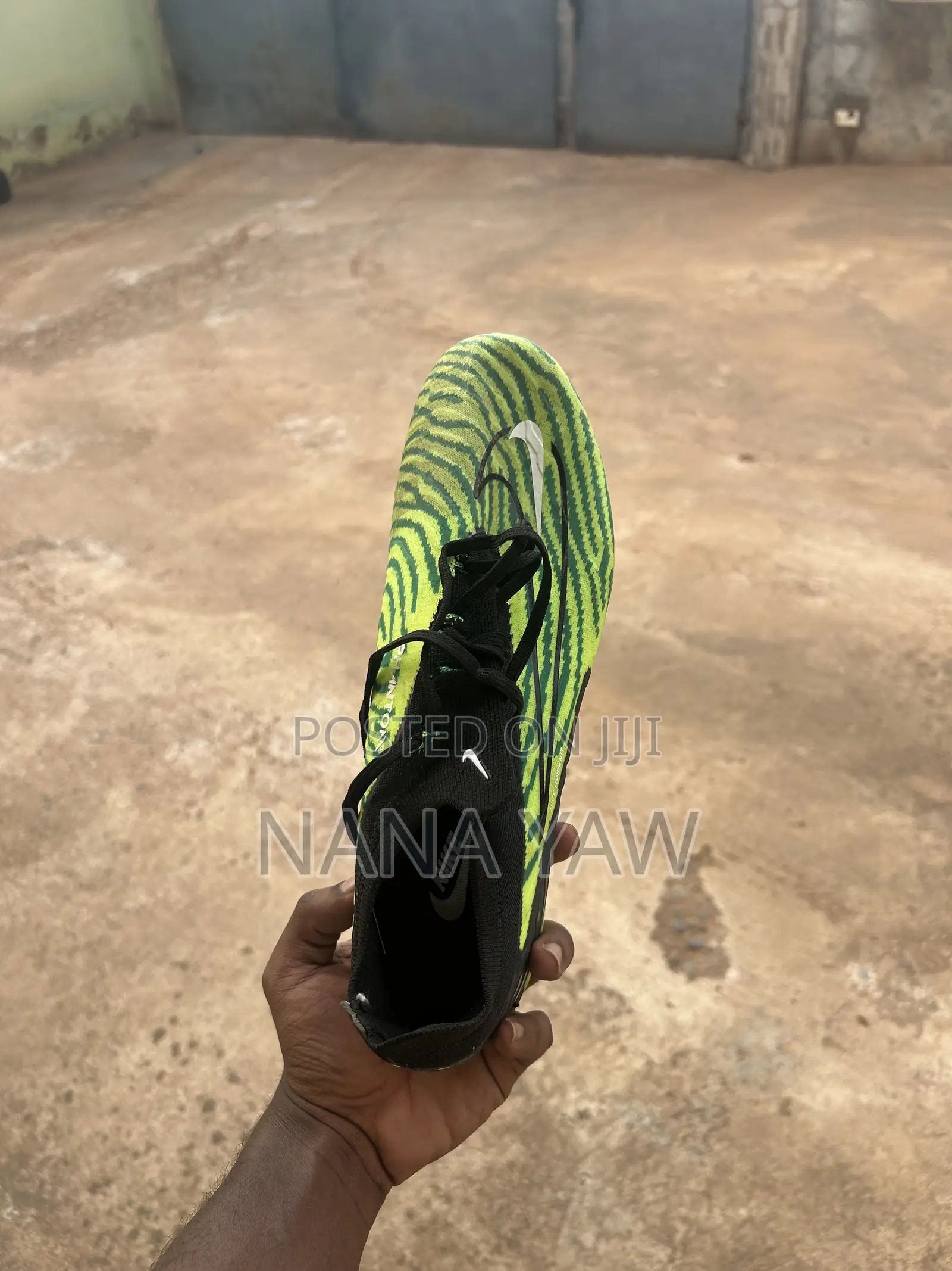 Nike Phantom Soccer Cleats