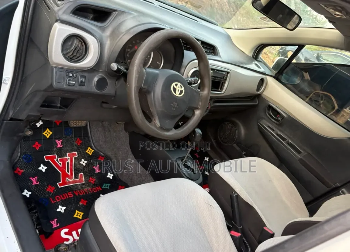 Toyota Vitz 2012 White
