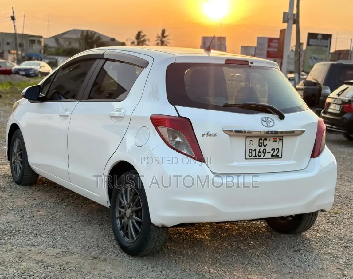 Toyota Vitz 2012 White