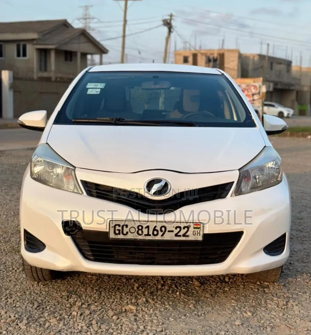 Toyota Vitz 2012 White