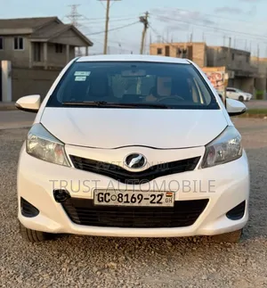 Toyota Vitz 2012 White