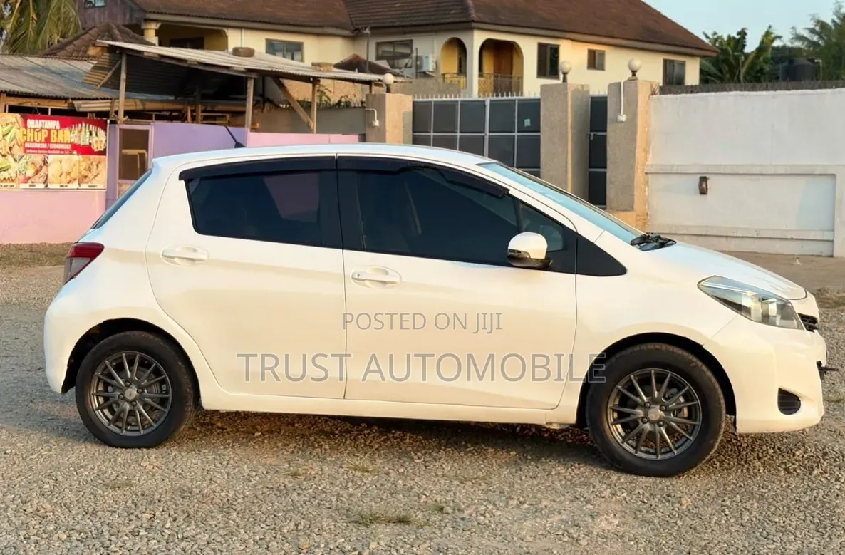 Toyota Vitz 2012 White