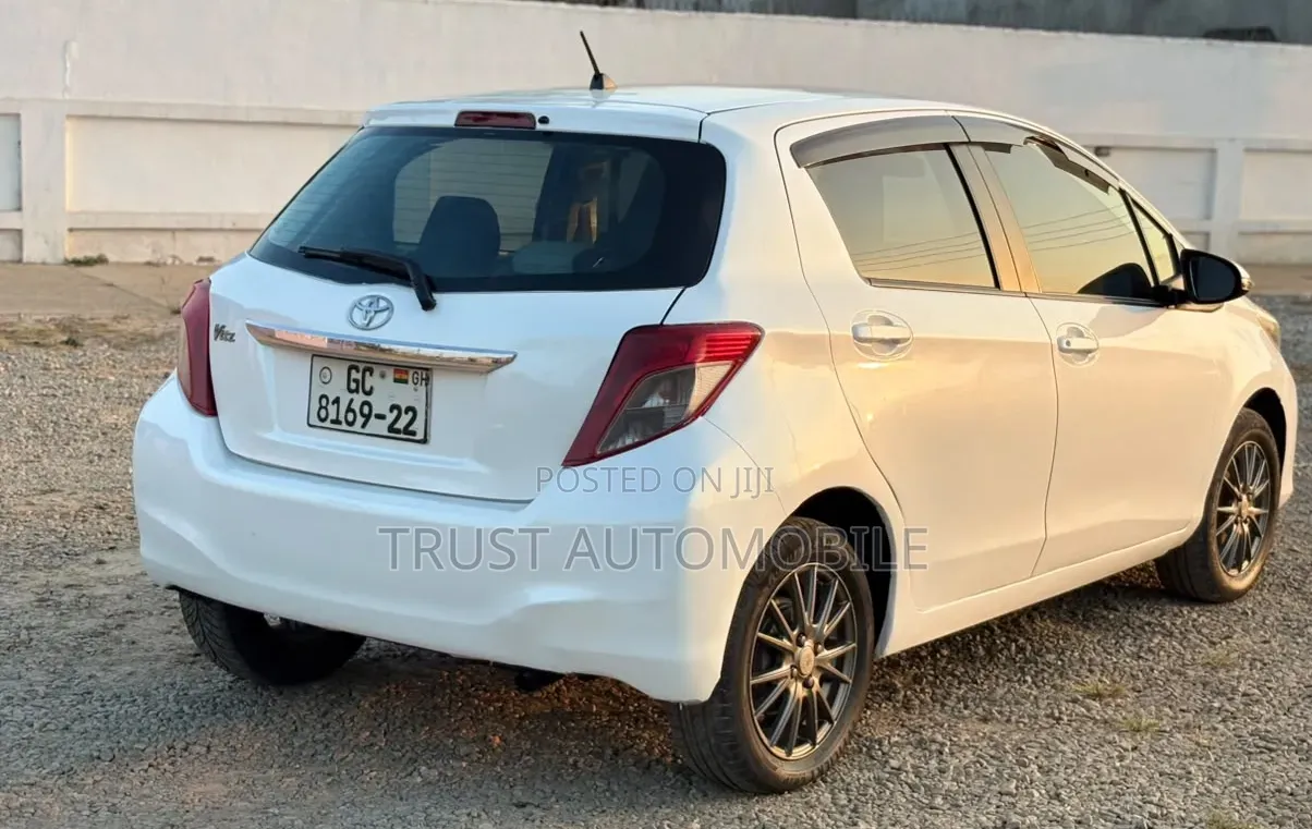 Toyota Vitz 2012 White