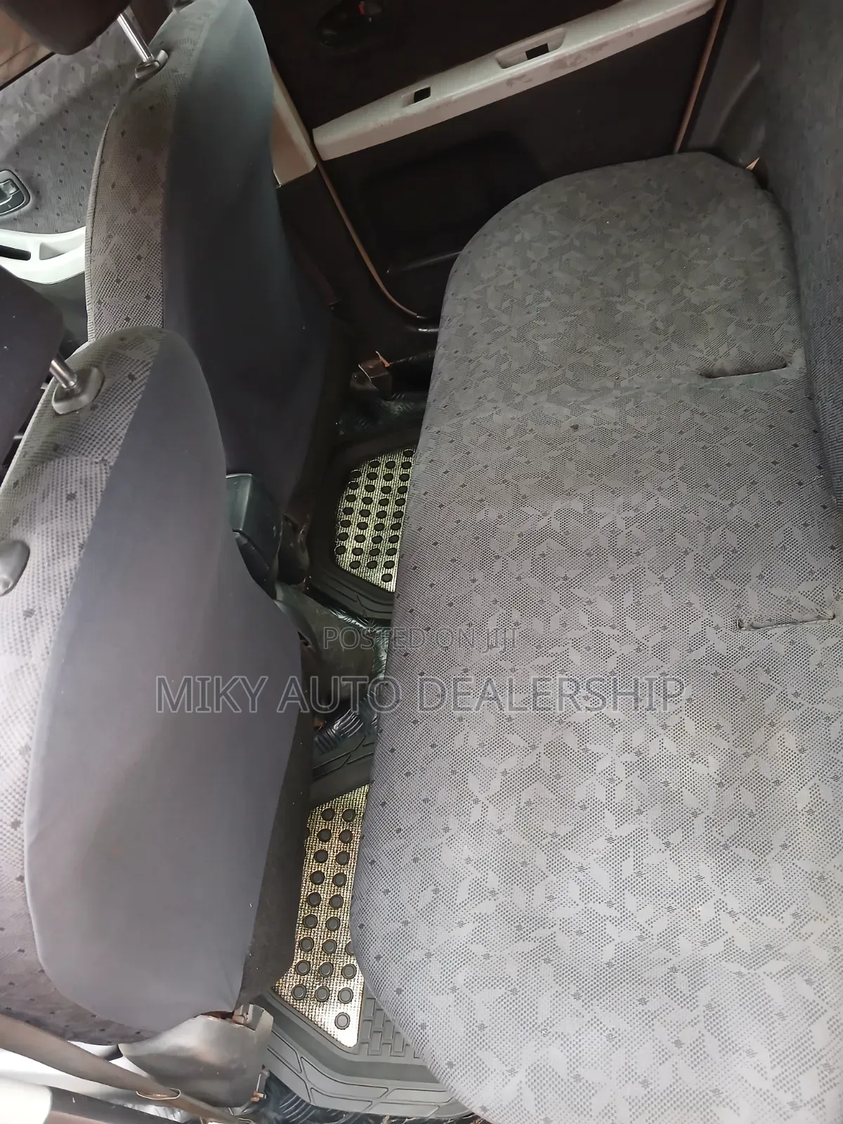 Toyota Vitz 2010 Beige