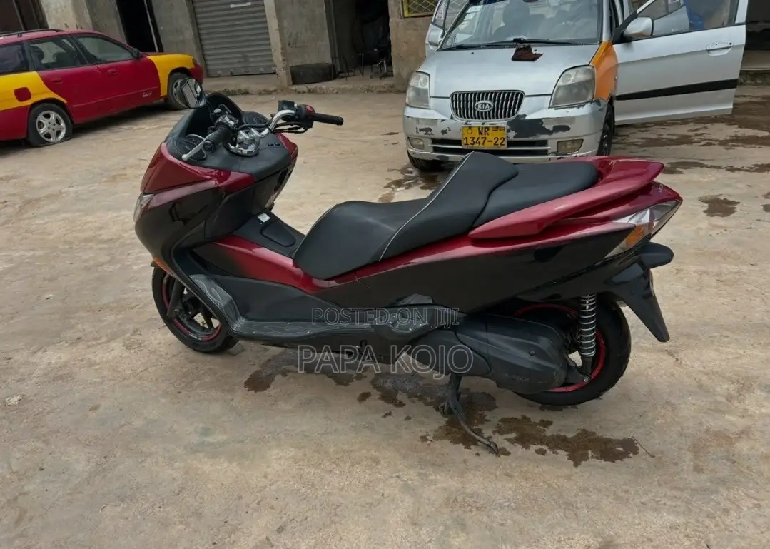 Honda Forza 2010