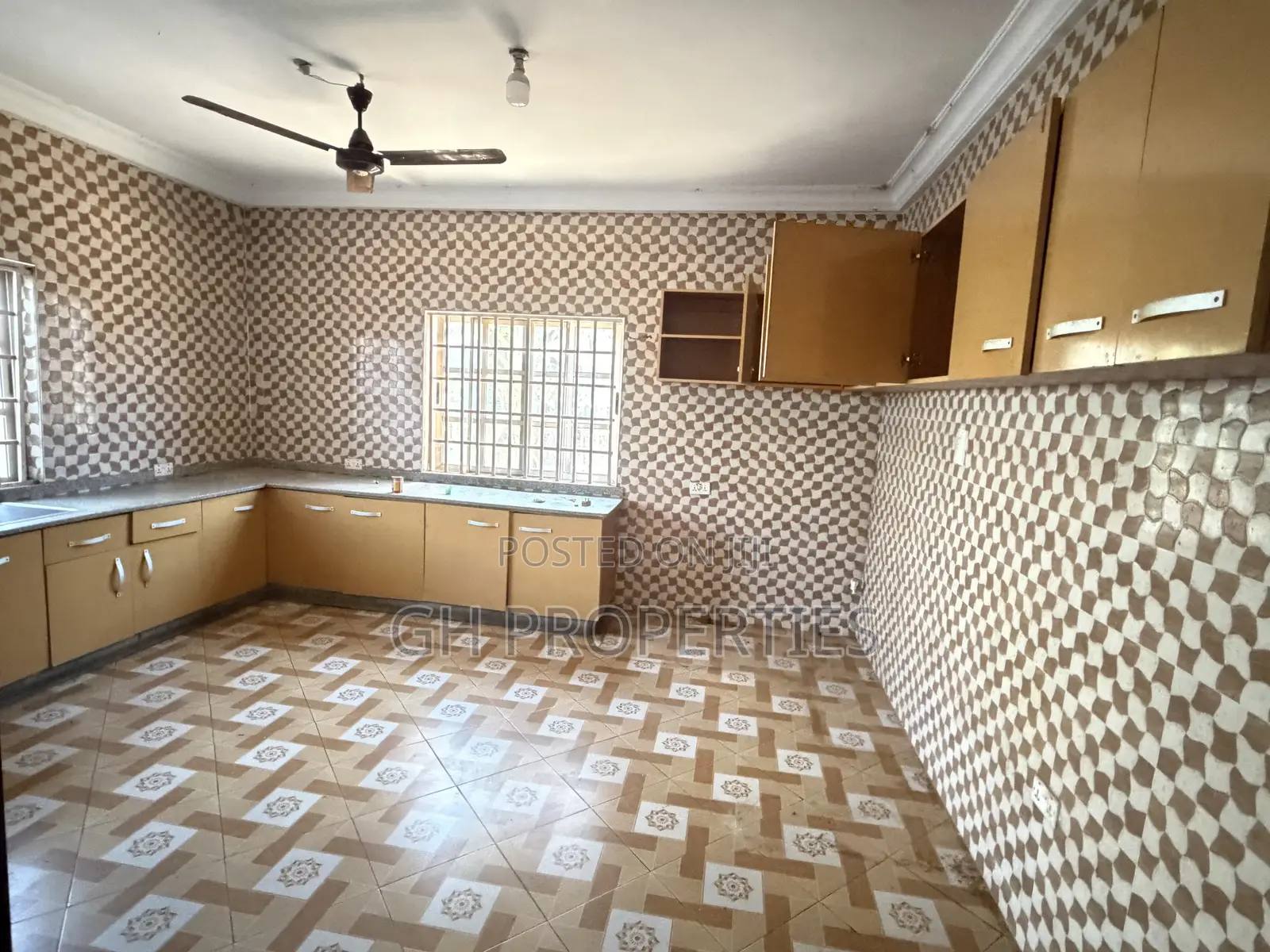 5bdrm House in Sokoban Wood Village, Kumasi Metropolitan for rent