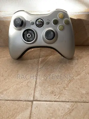 Xbox 360 Wireless Contoller With 2 Xbox 360 Games