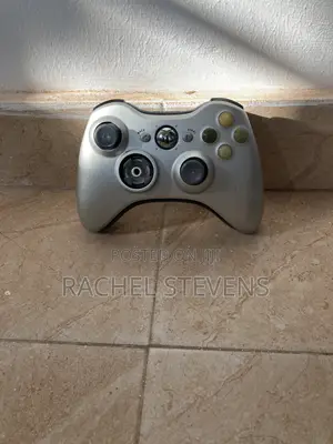 Xbox 360 Wireless Contoller With 2 Xbox 360 Games
