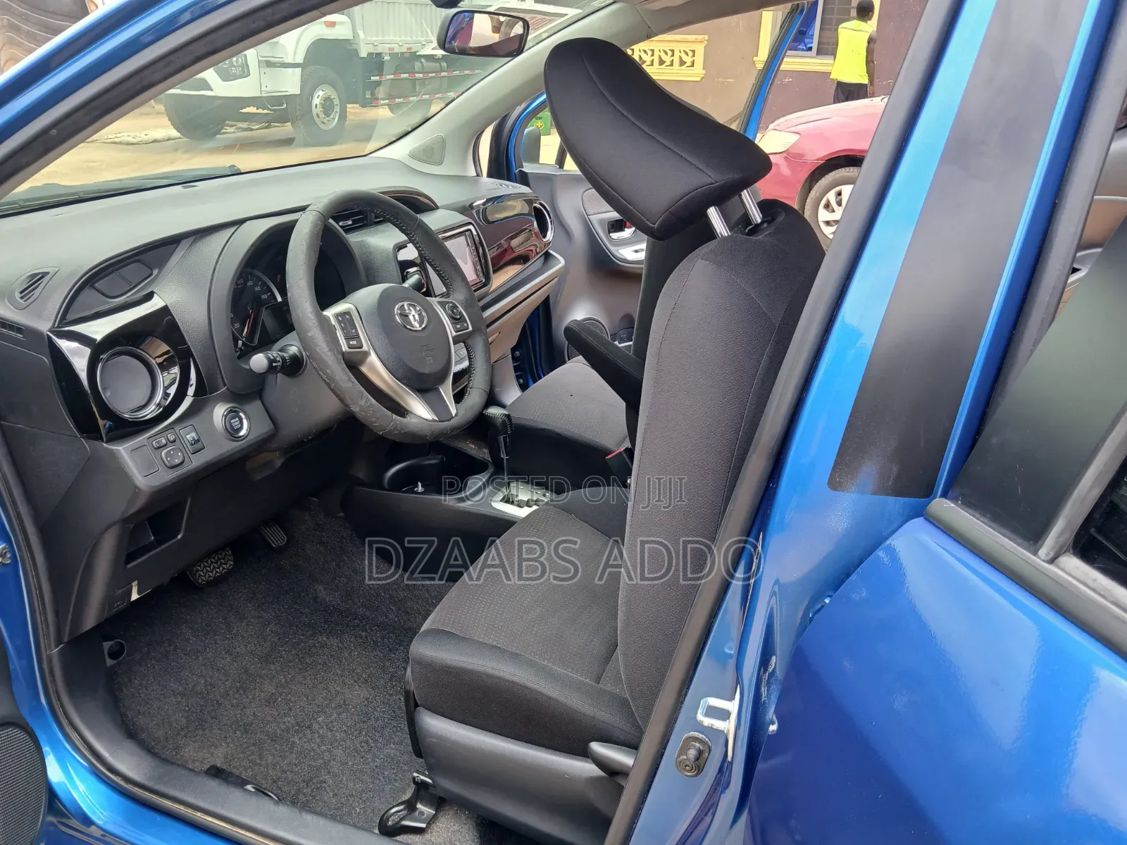 Toyota Vitz 1.3 AWD 3dr 2015 Blue