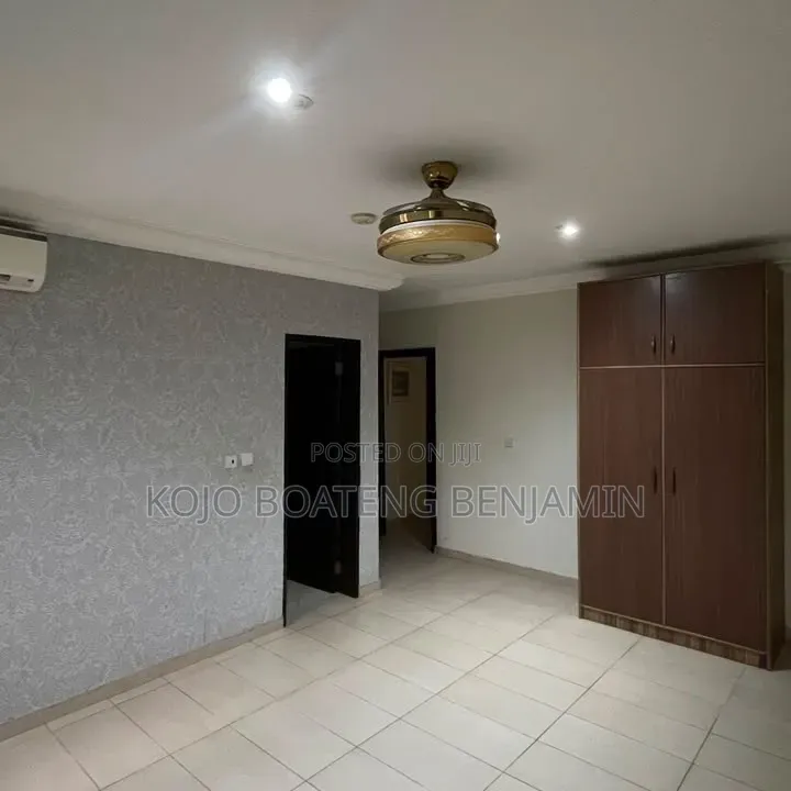 4bdrm House in Housing Down for rent
