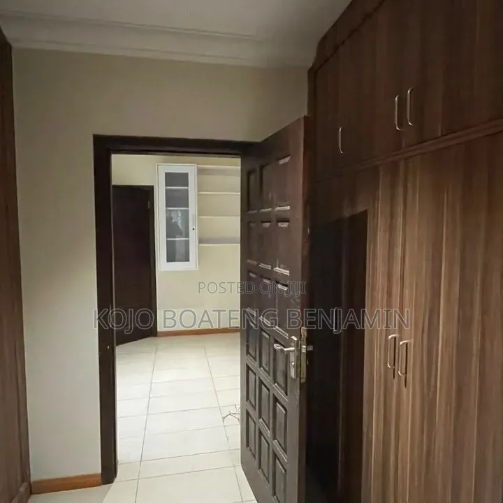 4bdrm House in Housing Down for rent