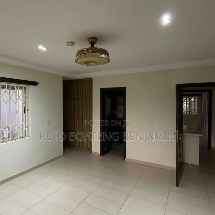 4bdrm House in Housing Down for rent