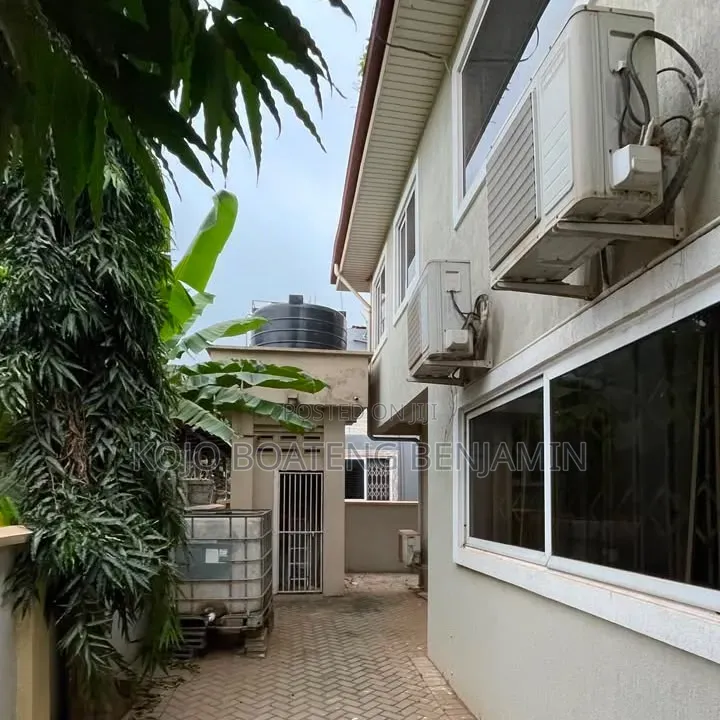 4bdrm House in Housing Down for rent