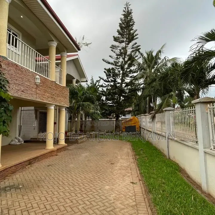 4bdrm House in Housing Down for rent