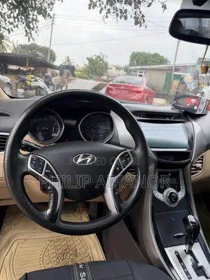 Hyundai Elantra Limited Sedan FWD (1.8L 4cyl 6A) 2013 Gray