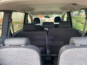 Toyota Sienta 1.5 AWD 2013 Black