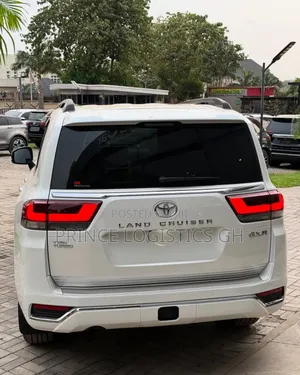 New Toyota Land Cruiser LC300 2023 Off white