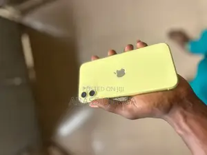 Apple iPhone 11 64 GB Gold