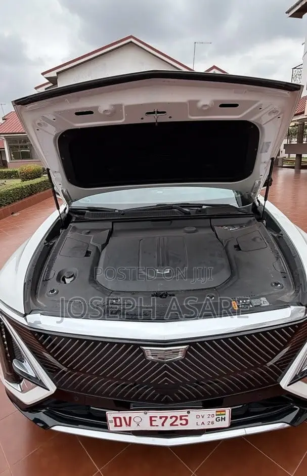 Cadillac Lyriq Luxury 2026 White