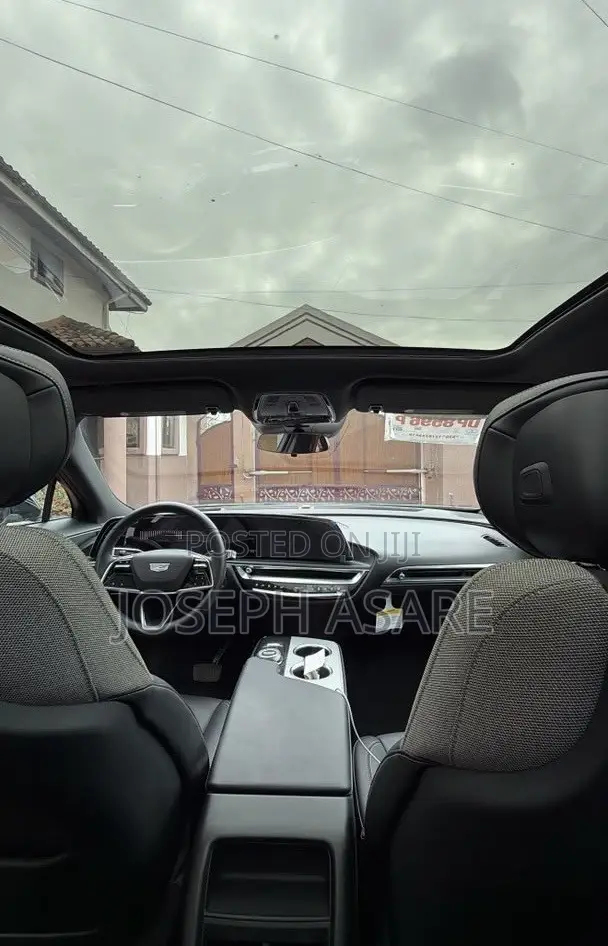 Cadillac Lyriq Luxury 2026 White