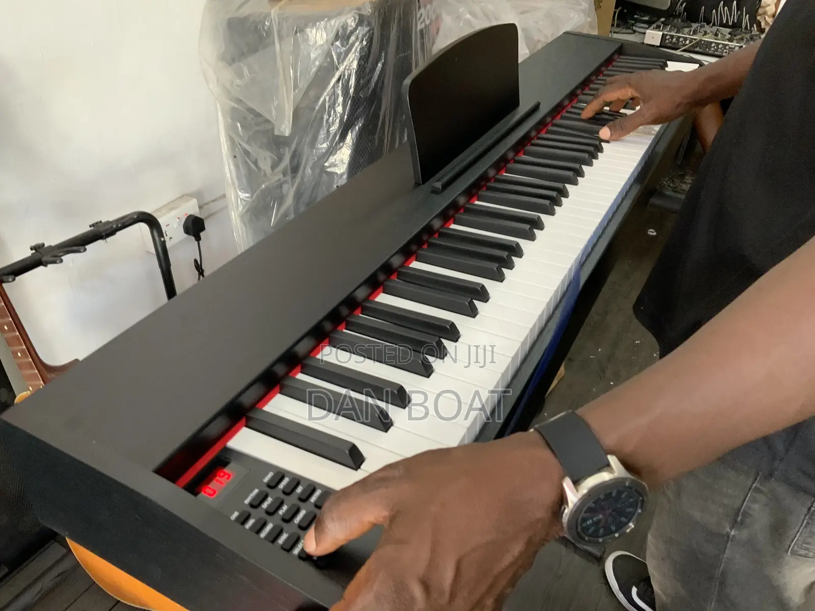 88-Keys Electric Piano With Many Tones