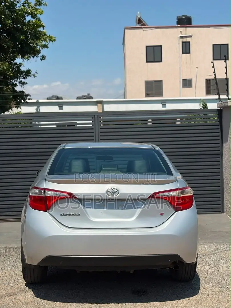 Toyota Corolla S 4dr Sedan (1.8L 4cyl CVT) 2016