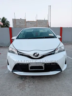 Toyota Vitz 1.3 AWD 3dr 2015 Pearl