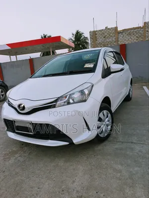Toyota Vitz 1.3 AWD 3dr 2015 Pearl