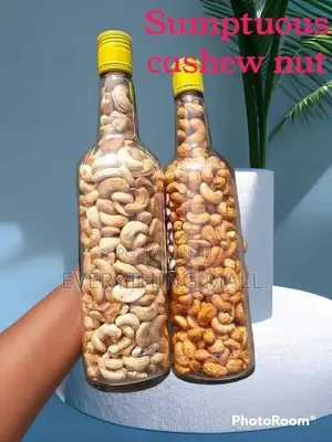 Premium Roasted Cashew Nuts in Glass Bottles (Fresh & Crunchy)