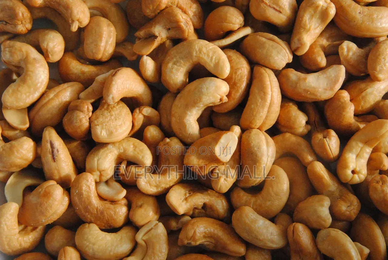 Premium Roasted Cashew Nuts in Glass Bottles (Fresh & Crunchy)