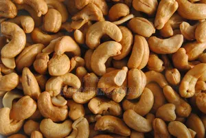 Premium Roasted Cashew Nuts in Glass Bottles (Fresh & Crunchy)