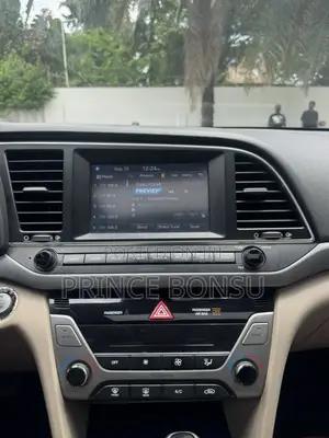 Hyundai Elantra 2017 Gold