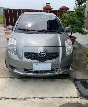 Toyota Yaris 2010 Silver
