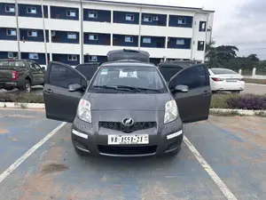 Toyota Vitz 1.3 AWD 5dr 2011 Gray