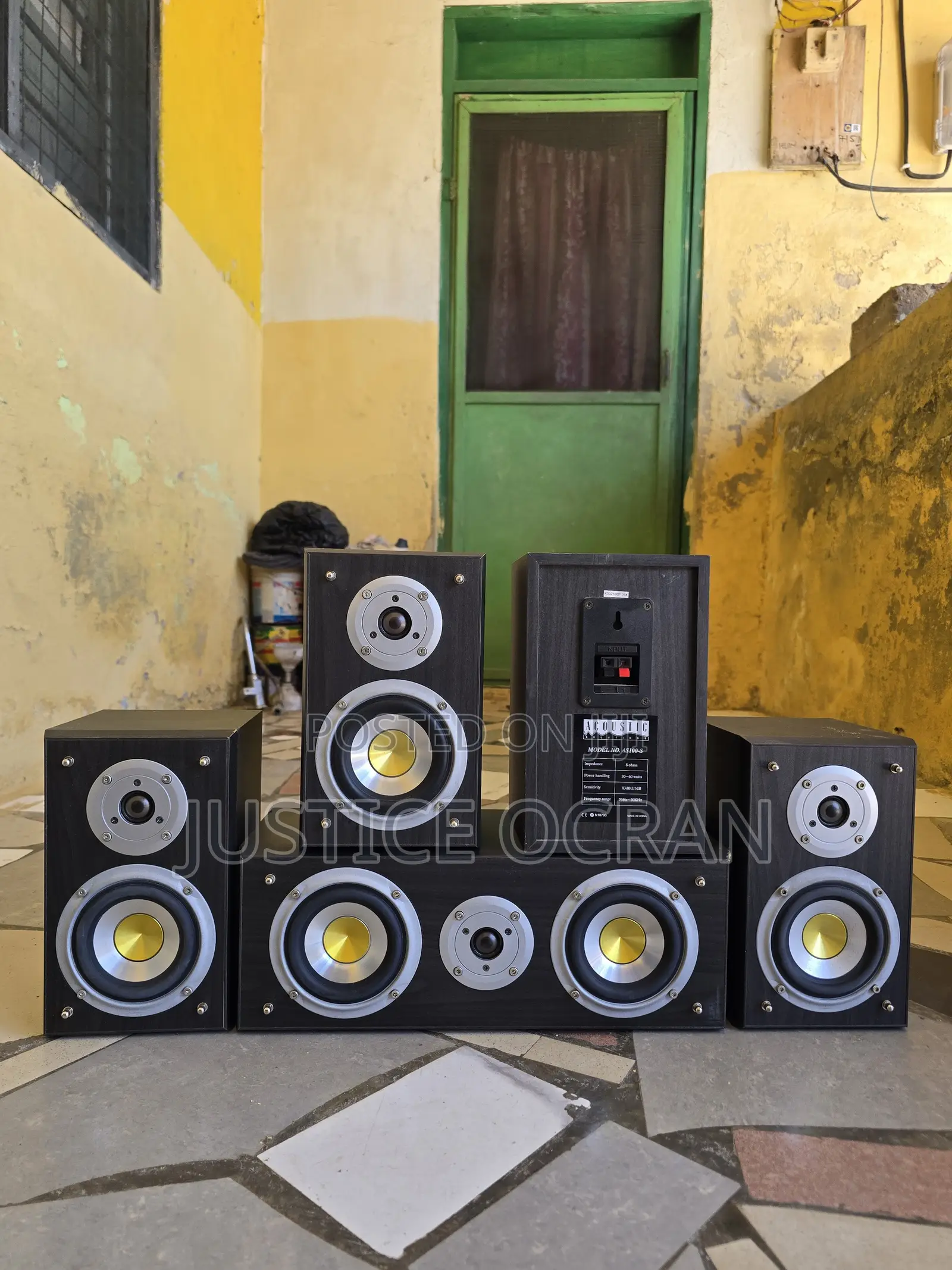 Acoustic Solutions Surrounding Speakers