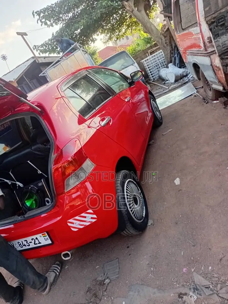 Toyota Vitz 2010 Red