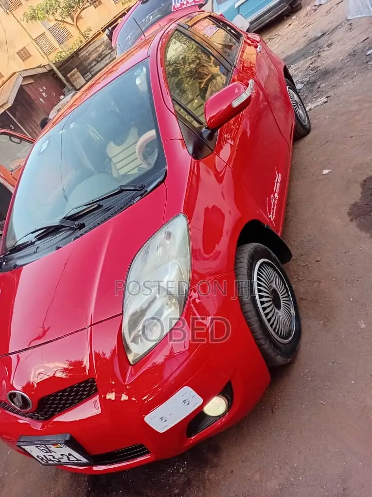 Toyota Vitz 2010 Red