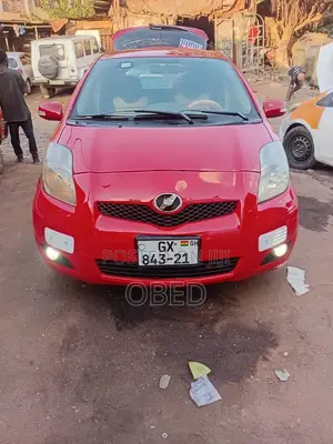 Toyota Vitz 2010 Red