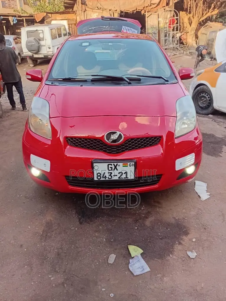 Toyota Vitz 2010 Red