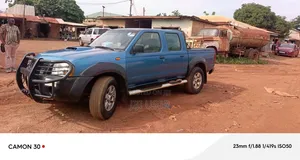 Nissan Hardbody 2016 Blue