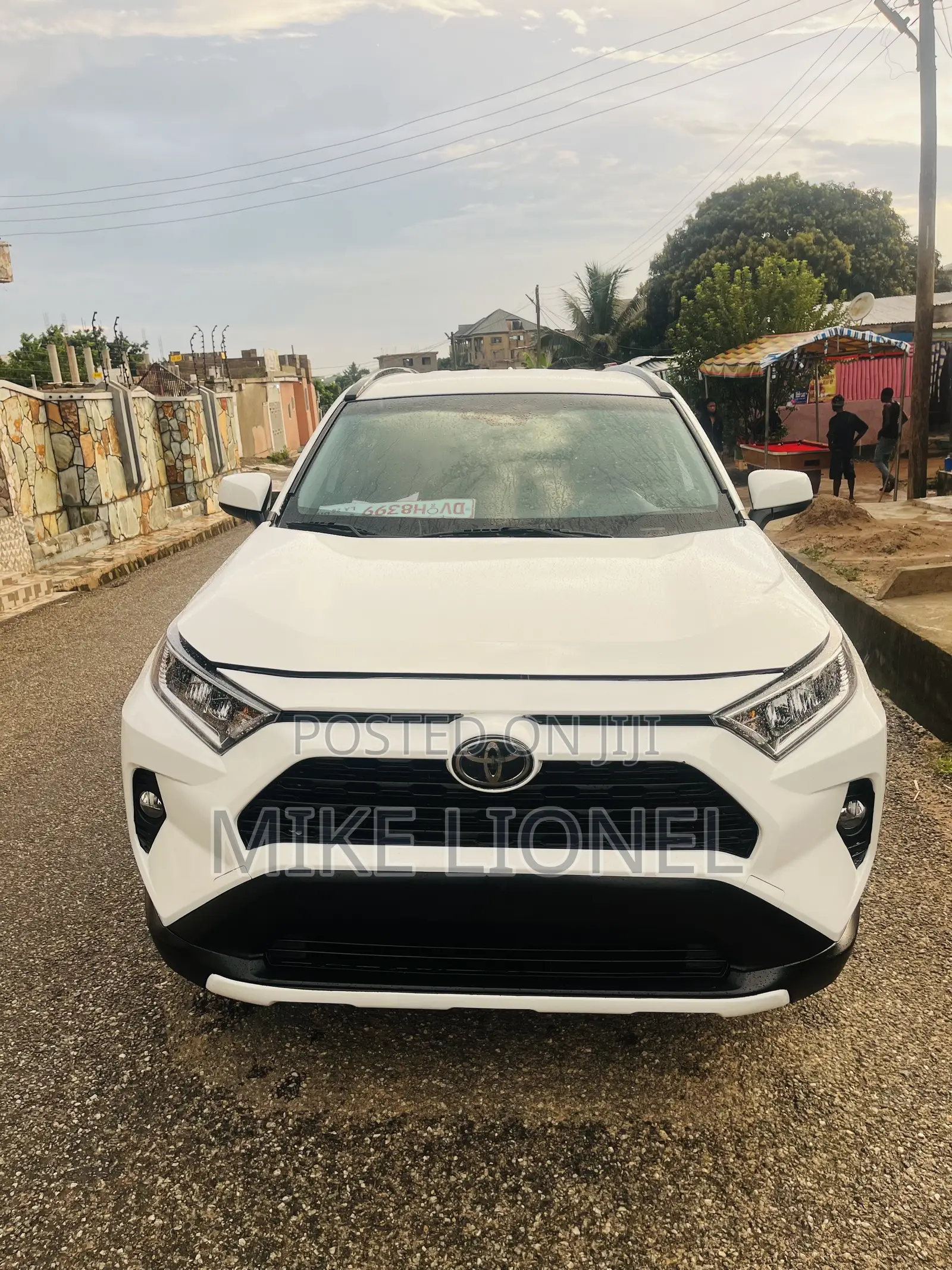 Toyota RAV4 LE AWD 2020 White