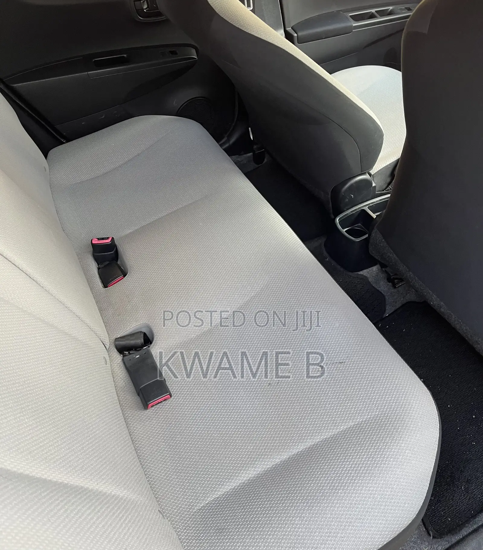 Toyota Vitz 1.3 AWD 5dr 2012 Silver
