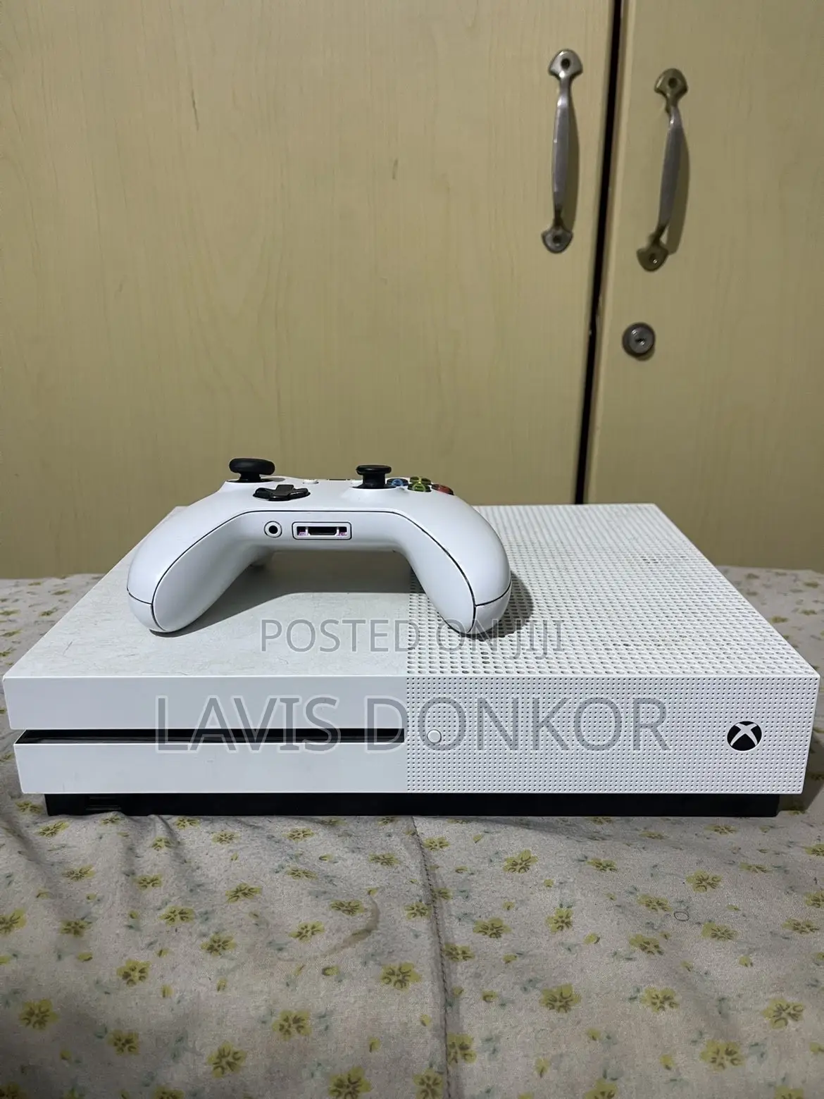 Xbox 1s With 4 Games