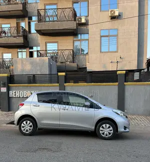 Toyota Vitz 1.3 AWD 5dr 2012 Silver