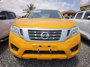 Nissan Navara 2020 Yellow